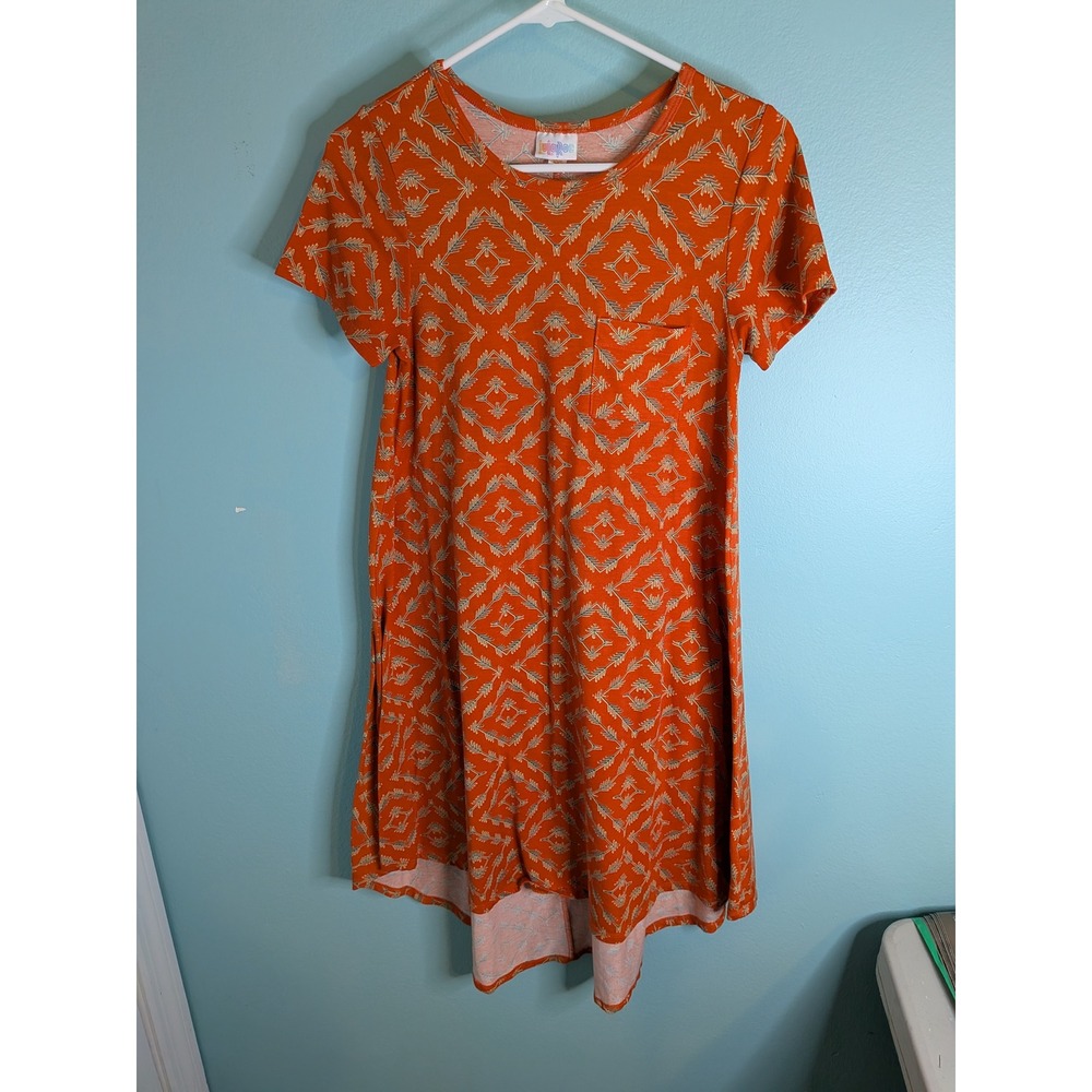 LuLaRoe Carly Dress‎ Orange Geometric Arrow Print High Low Short Sleeve Pocket